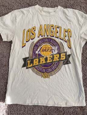 Abercrombie & Fitch Los Angeles Lakers NBA Graphic T-Shirt Size Large